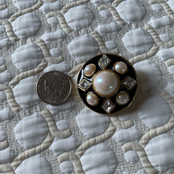 Vintage clip on earrings - Picture 4 of 5